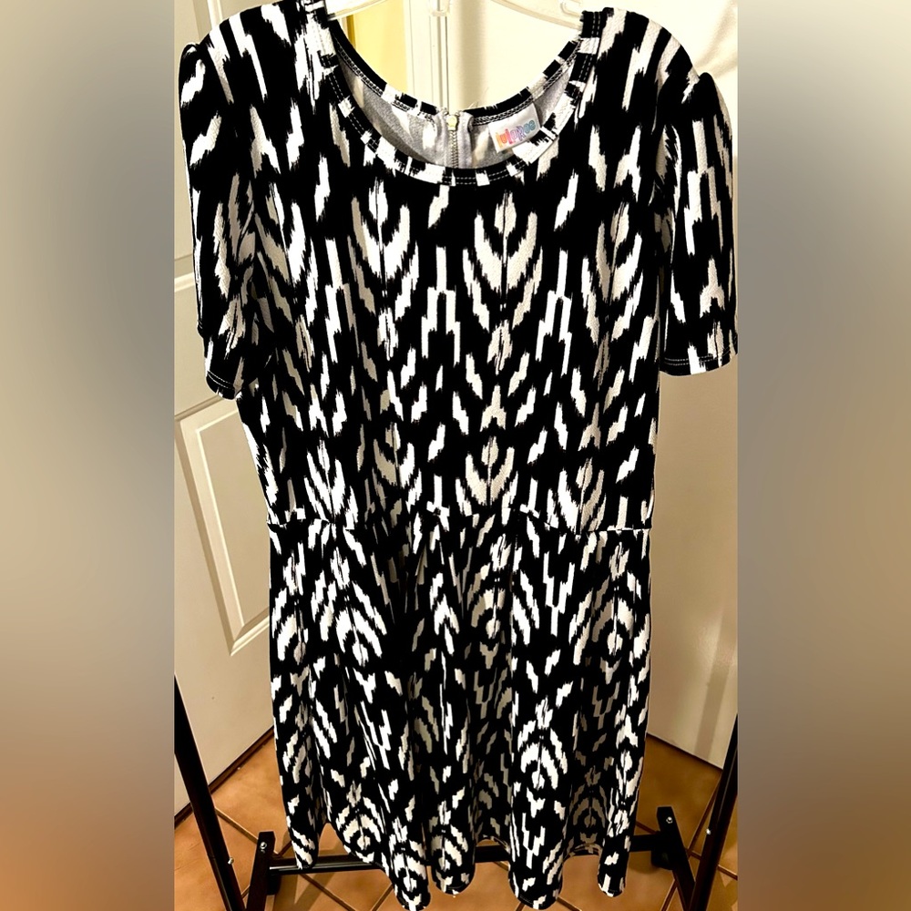‼️‼️‼️SOLD ‼️‼️‼️LulaRoe dress black and white like new condition